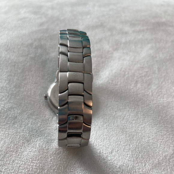 Authentic Movado Stainless Steel Museum Dial Ladies Wtach - Picture 5 of 9